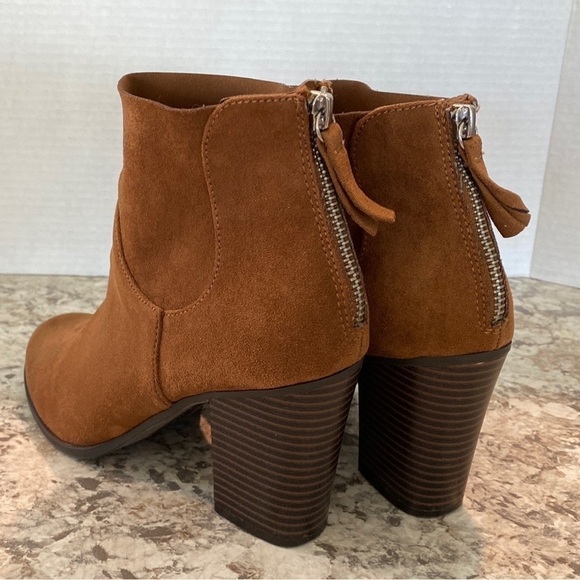 Brash Stacked Heal Suede Ankle Boots Zips in back 7.5 - Picture 6 of 14